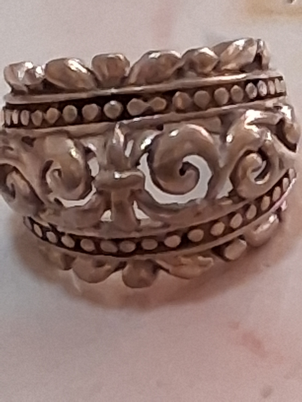 Source Unknown Silver Filigree Scroll Band Ring